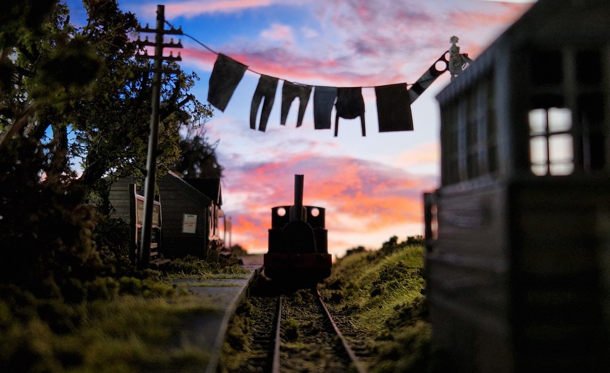 PhotograFixUK's tweet photo. Just in time for @StatfoldMuseum Model Railway Exhibition, I've completed my #Buggleskelly Station diorama.
I've filmed the build too so will put a video up on YouTube sometime next week hopefully.
#TMRGUK #ModelRailway #Statfold #StatfoldBarn
1/3 https://t.co/4JS53jnFbj