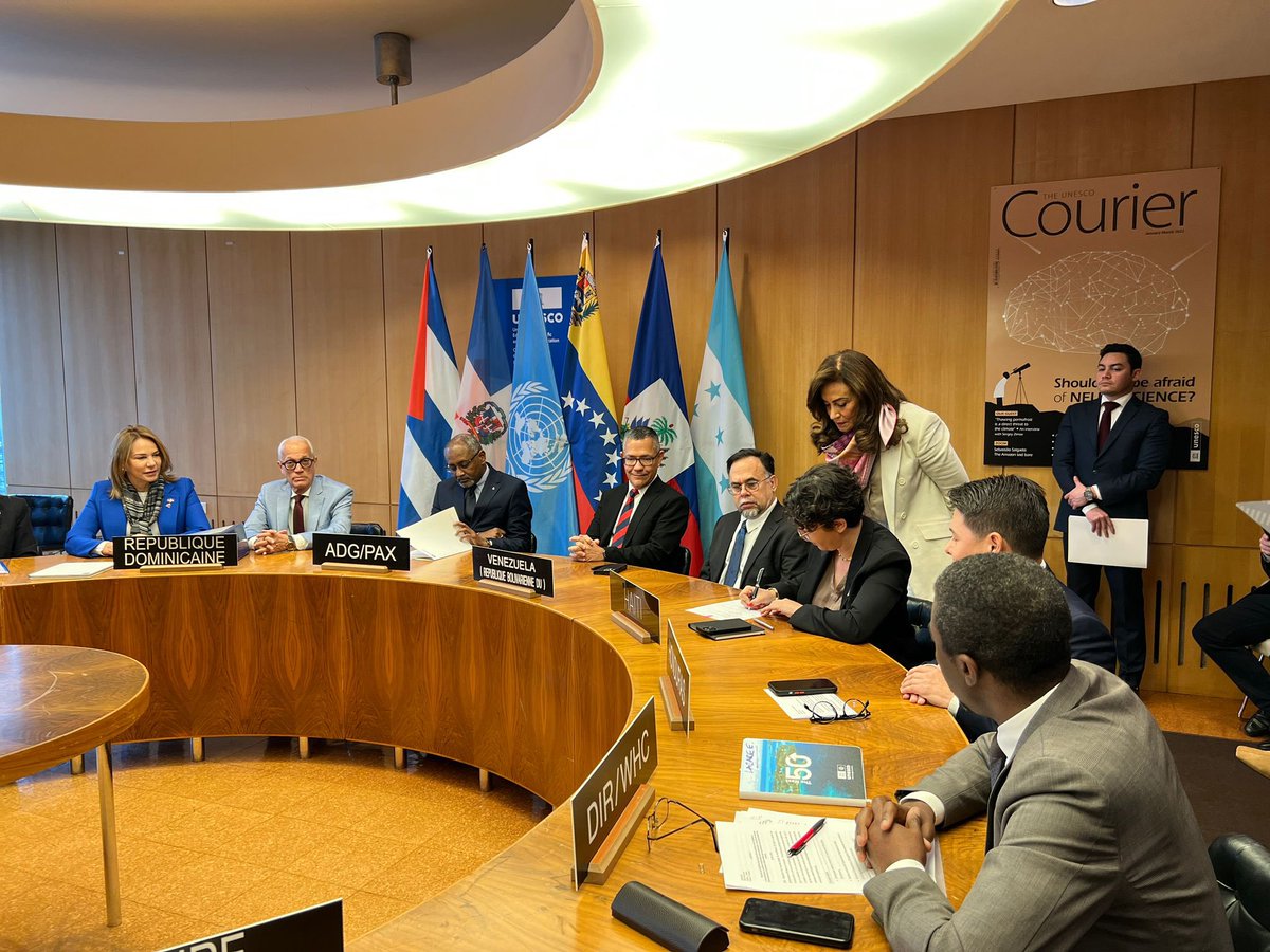 Frantzduval's tweet photo. Ce vendredi 31 mars 2023 cérémonie de soumission de la cassave comme patrimoine culturel immatériel de la région de l’Amérique latine et des Caraïbes. 5 pays portent la candidature du savoir-faire de la “Cassave” : Haïti, Cuba, Venezuela, République dominicaine &amp; Honduras. https://t.co/Ua3S0psUFR