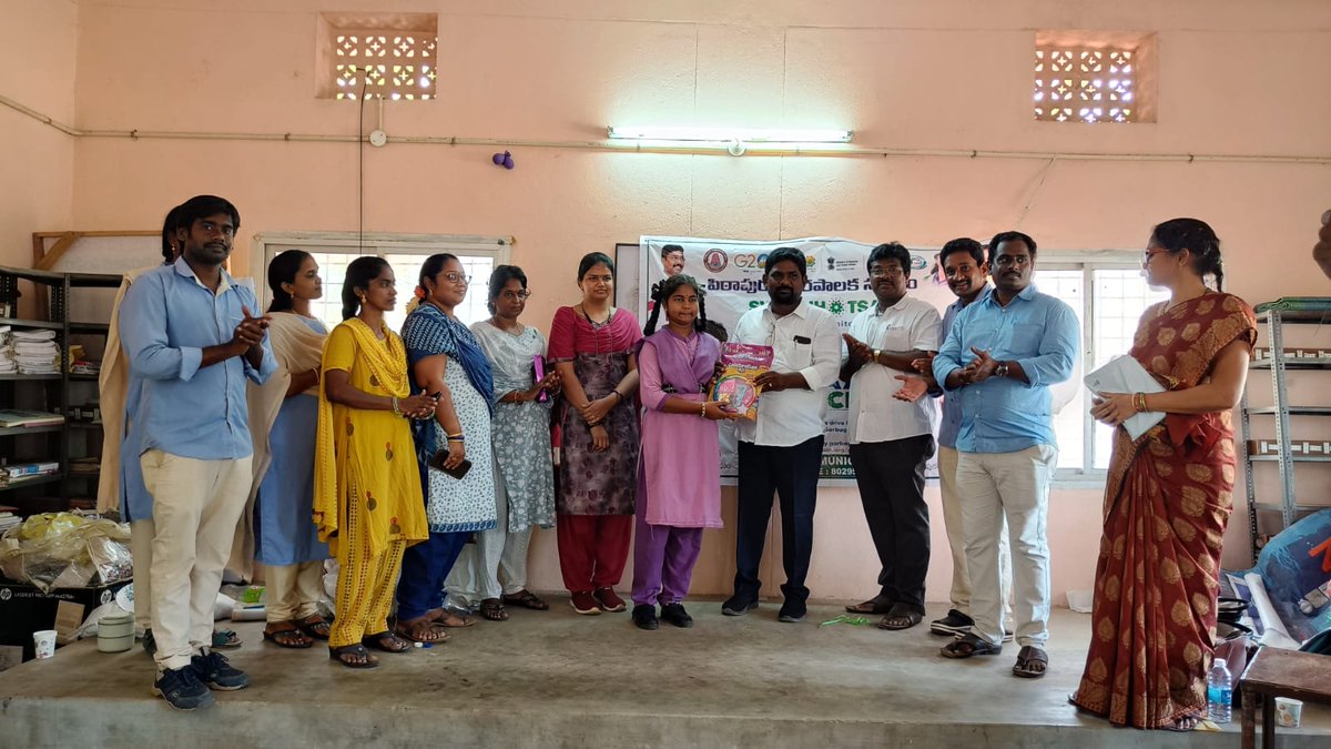 PithapuramM's tweet photo. SHG women, DWCRA RPs, MEPMA Staff participated "Waste to Wealth" Exhibition in Pithapuram Municipality #winsawards2023 #SwachhMashaalMarch #Pithapuram #Swachhatapledge
#IndiaVsGarbage
#swachhotsav2023 #swachhmashaalmarch #Pithapuram
@SwachhaAndhra

@SwachhBharatGov https://t.co/tFQy8NvMQn
