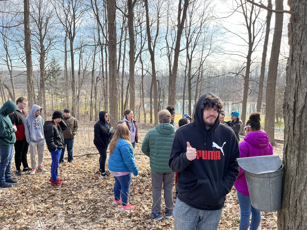 RedswagonNHS's tweet image. A field trip to Eversons Maple Factory to see how syrup was made… and enjoying the end product before spring break @Newark_HS.  #choosejoyncsd