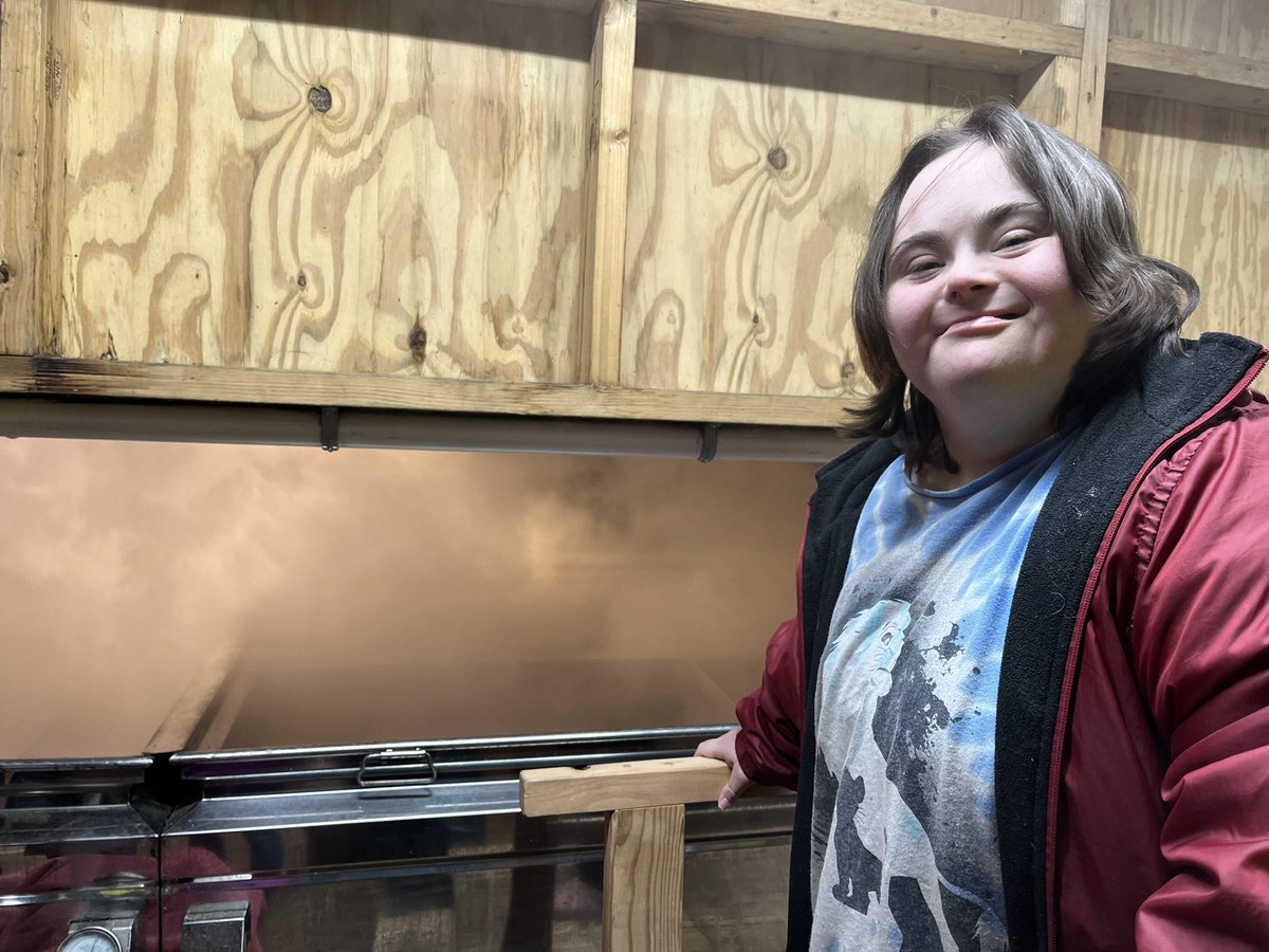 RedswagonNHS's tweet image. A field trip to Eversons Maple Factory to see how syrup was made… and enjoying the end product before spring break @Newark_HS.  #choosejoyncsd