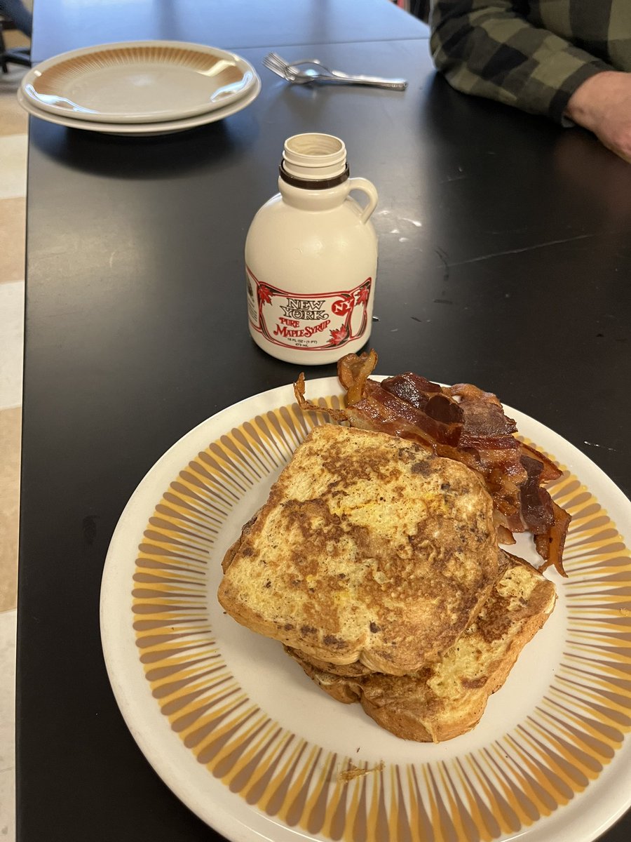 RedswagonNHS's tweet image. A field trip to Eversons Maple Factory to see how syrup was made… and enjoying the end product before spring break @Newark_HS.  #choosejoyncsd