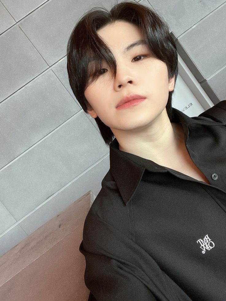 STORIANREVIER's tweet photo. ⠀
⠀
      ≡ https://t.co/yXSYbXPPGi         r.a.
     ﹫https://t.co/bRLh2VYaJ1 posted an update .ᐟ
      03 ‧ 31 ‧ 2023   ⋆   20᎓26
      ⌕  LOCATION DISABLED.

        ❝  I am alive and I survived my workload (surprisingly). Hi, RA, I missed you!
⠀
⠀ https://t.co/cNDn4i9fKx