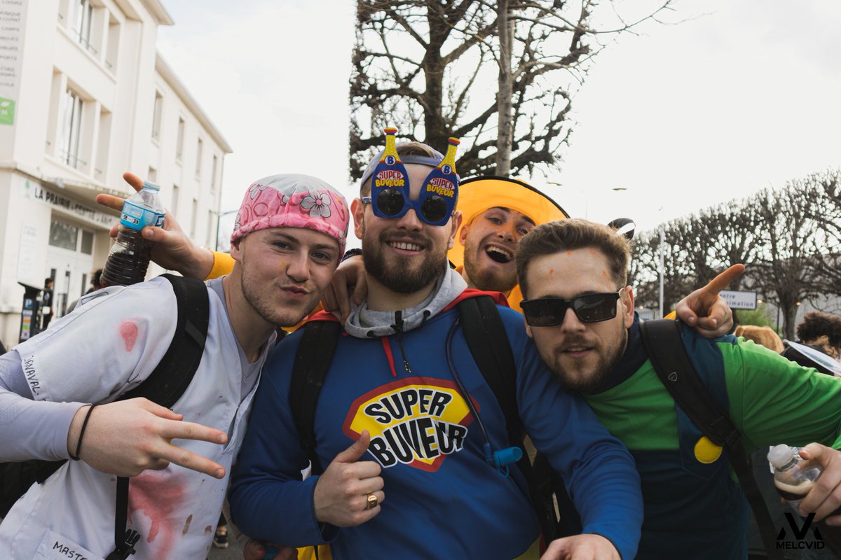 clemence_bury's tweet photo. Heyy 👋🏼

Hier, c’était le #CarnavalCaen et j’en ai donc profité pour faire quelques photos ! 

Pour en voir plus, clique juste ici ⬇️⬇️
https://t.co/9xxXjTGOy1

(📸 instagram dans la description)

#caen #CarnavalEtudiant #Normandie https://t.co/IGSnUEeqpy