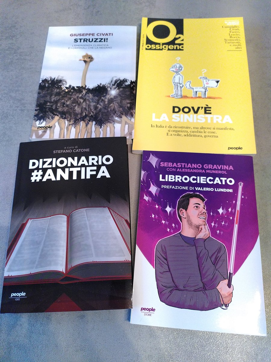 robertodiloreto's tweet image. Sono strani questi di @peoplepubit ... Ordini due #libri e te ne mandano quattro 🤔.
E poi la chiamano "#causa" #editrice! 😊

Leggete "Struzzi!" e abbonatevi a @OssigenoO2: pensate alle cose importanti.