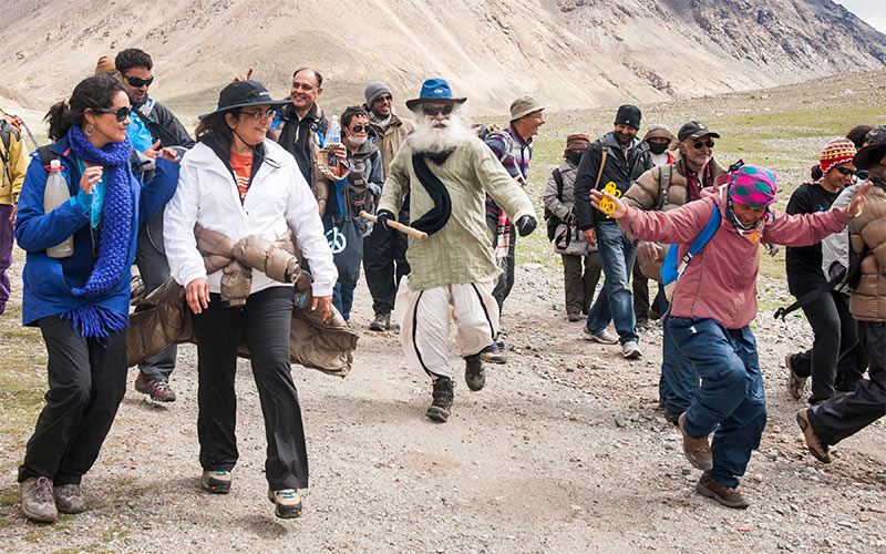 SadhguruJV's tweet photo. As a Human Being, you do not have to let situations define you – you can choose to Create the situations you want. #SadhguruQuotes https://t.co/1C2zPFhYuJ