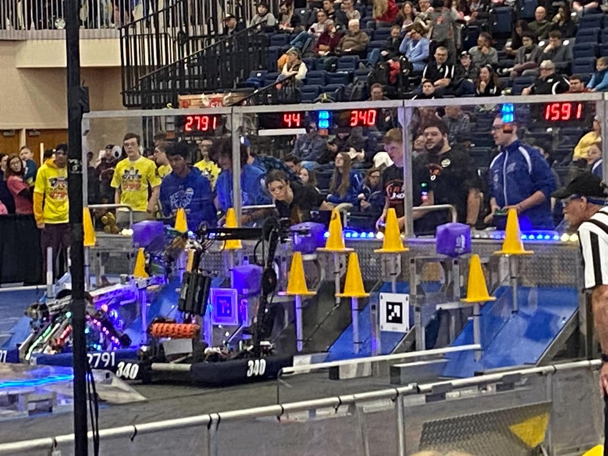 Good luck to our Robotics Team #340 as they compete in the NY Tech Valley Regional Competition in Albany this Friday &amp; Saturday. Follow these links to check out the action and learn more about robotics!  

twitch.tv/firstinspires21
twitch.tv/firstinspires22