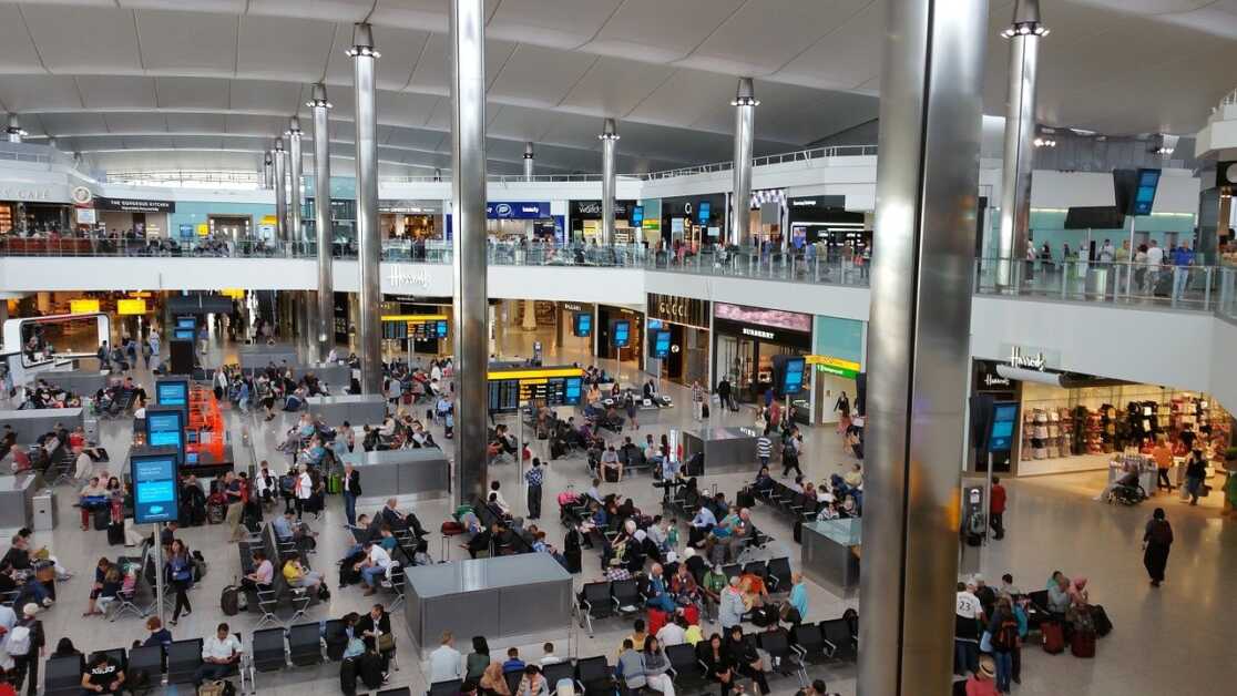 HillingdonToday's tweet photo. Heathrow Airport is set to experience significant disruption as over 1,400 security officers go on strike for ten days starting from Friday 31st March. #lhr #heathrow #heathrowairport #hal #t5 #terminal5 #terminalfive #strikes #disruption #travel #unite

https://t.co/BGjPJD4OUk https://t.co/p0WWSmSqjz