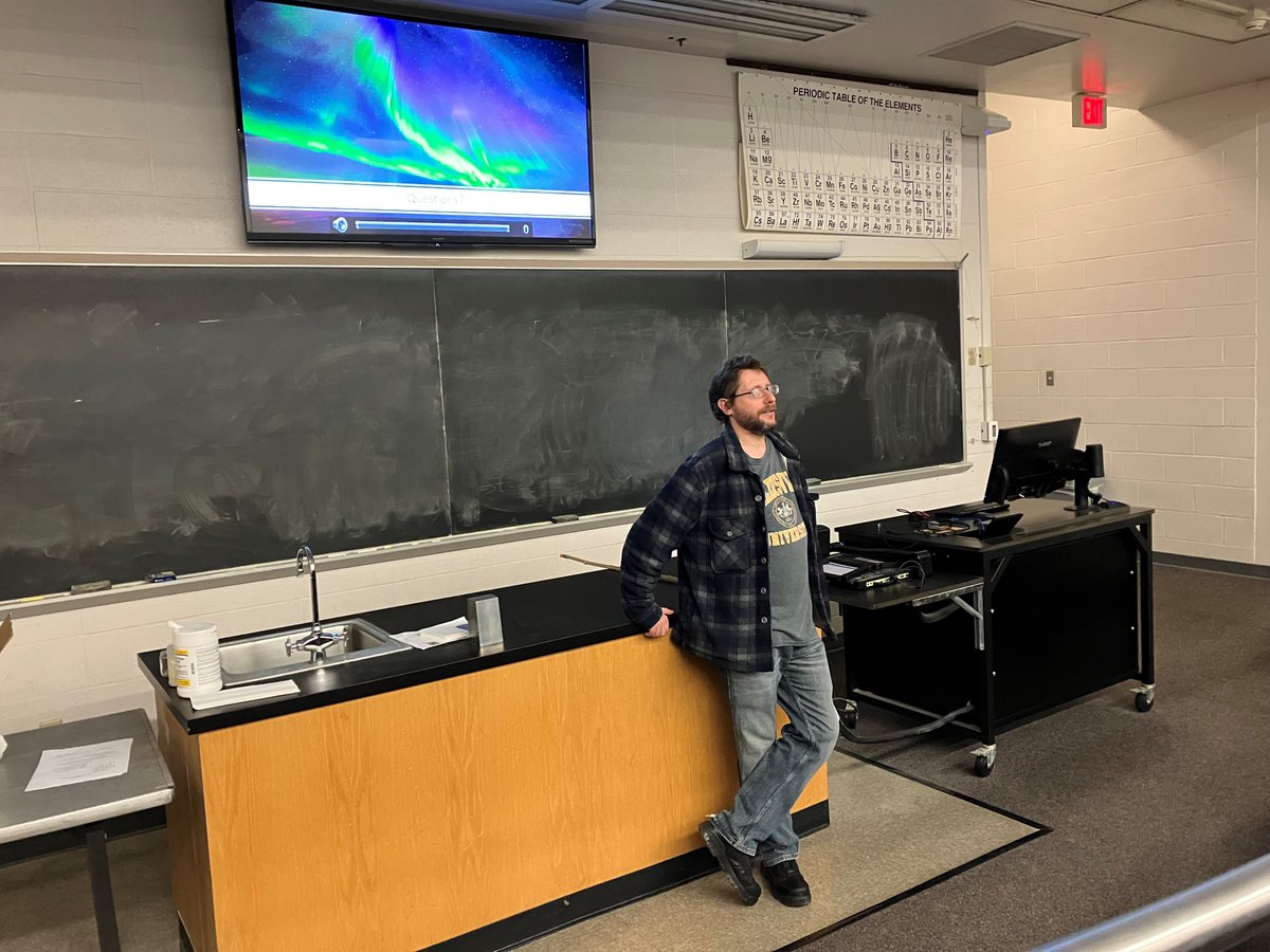 millersvilleu's tweet photo. Meteorology alum @DirtyDell1985 '19 spoke to earth sciences students about his experiences as a #weatherobserver at the #SouthPole. He spent 10 months at the South Pole in 2022 and will return for another year-long stint starting this autumn. Thanks for coming! @MUweather https://t.co/v3nwvHxlNg