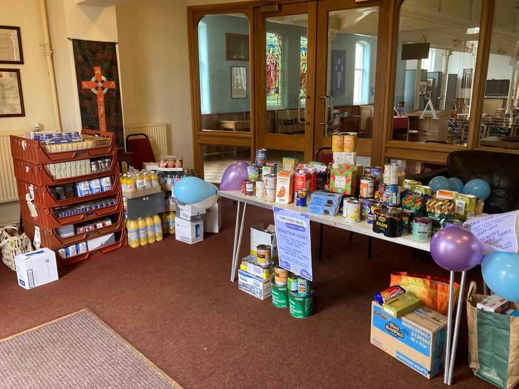 RachaelMaskell's tweet photo. #YorkFoodDrive #York #YorkTogether: Today and tomorrow between 10am & 3pm
🥫 St. Hilda's, Tang Hall
🥫 Central Methodist Church, St. Saviourgate
🥫 Southlands Methodist Church, Bishopthorpe Rd
🥫 Acomb Explore Library
💳 Donate to: https://t.co/Eb02Kv2tR4 https://t.co/jrQPaehkpg