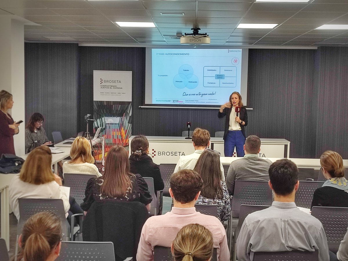 ✅#TalleresBROSETA Hoy hemos tenido el placer de compartir la mañana con <a href="/PaulaFdezOchoa/">Paula Fdez-Ochoa</a>, quien ha impartido un Taller de #MarcaPersonal a nuestro equipo. ¡Gracias Paula por tu cercanía y por mostrarnos la importancia y de construir nuestras propias marcas personales!