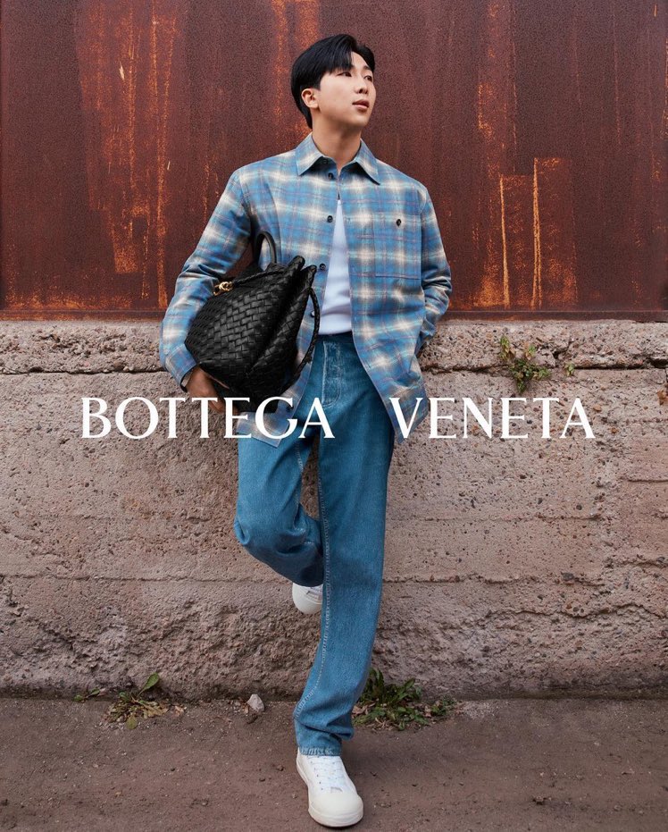 “Bottega Veneta'nın ilk ve tek ünlü marka elçisi.”

RM x Bottega Veneta 
#RMxBOTTEGAVENETA