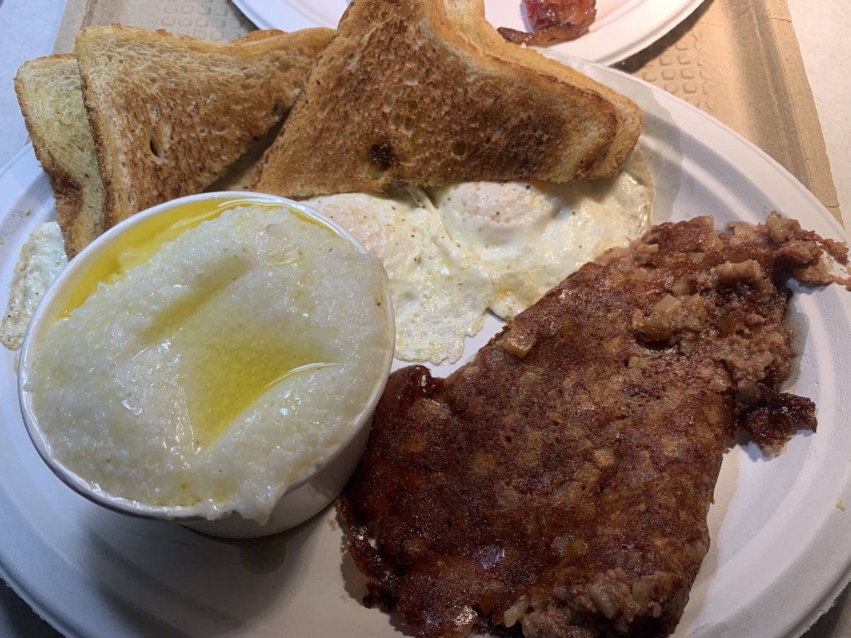 SimplyMaries's tweet photo. Happy Friday!! Start off with our delicious corned beef hash platter!! See you soon!! #bestbreakfastever #simplymaries #bestinbaltimore #bestinmaryland https://t.co/qDzmPkSVCv