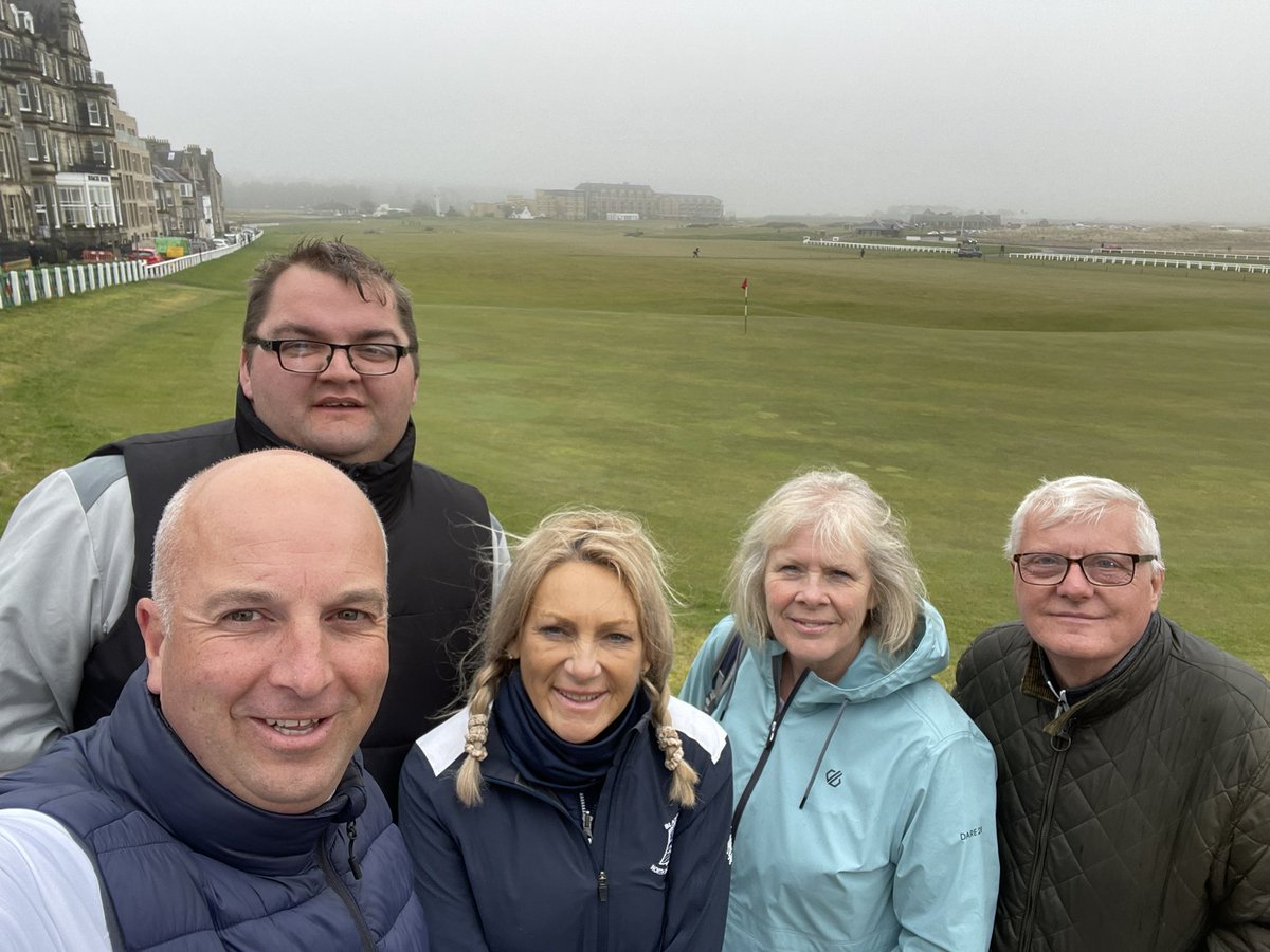 ARichardsonPro's tweet photo. Making memories @TheHomeofGolf with clients. Great time in St.Andrews #Scotland @vandageorge07 @peterb8181 @Davidbridge55 #ThankYou #Golf #Links #HomeOfGolf #Clients #Trips @GolfTravelHub 🏴󠁧󠁢󠁳󠁣󠁴󠁿⛳️ https://t.co/070ixv0qGO
