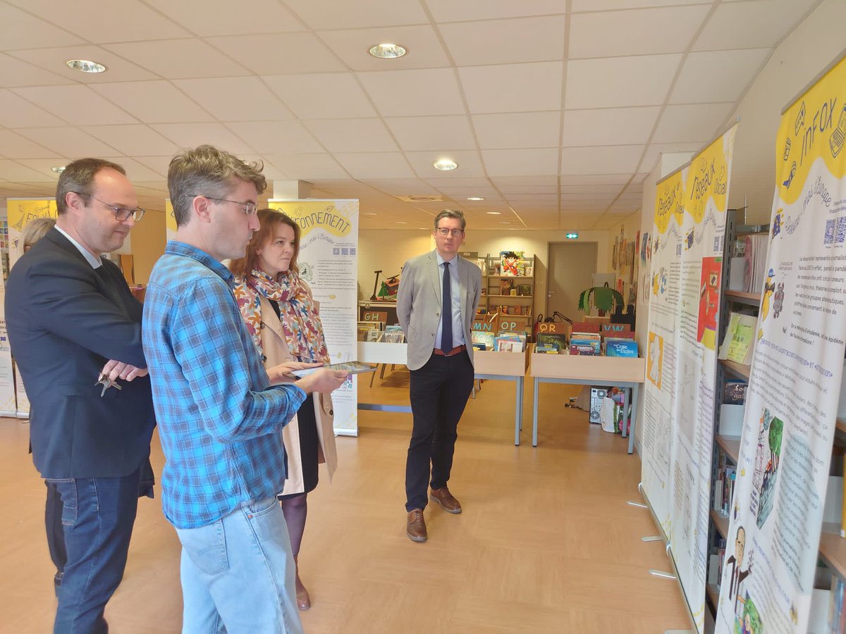 NatachaChicot's tweet image. 🎬de fin pour la #SPME2023 ! 
Et #EducMediaInfo continue dans @AcademieNice !
Ce matin au collège @LaMarquisanne83 avec des élèves d&apos;UPE2A. Croisement avec la #SemaineDesLangues2023 autour de 2 belles thématiques : 
L’info sur tous les fronts &amp;amp; L&apos;important c&apos;est de communiquer  !