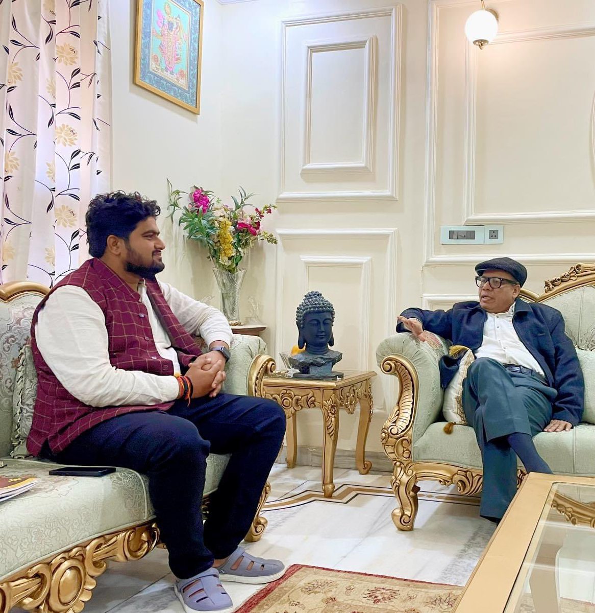 anuj_hanumat's tweet photo. यूपी के बेहद संजीदा और सरल हृदय के आईपीएस अफ़सर विजय कुमार जी को डीजी सीबीसीआईडी के साथ साथ निदेशक सतर्कता का अतिरिक्त चार्ज मिलने की ढेरों बधाई
#vijaykumarips #uppolice https://t.co/XwbdimgPJx