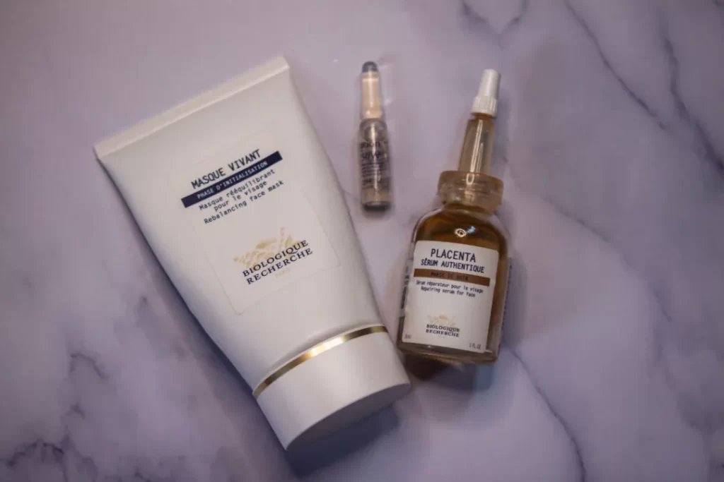 momstylesquad's tweet photo. https://t.co/Rqnl3eT5Uq BIOLOGIQUE RECHERCHE MASQUE VIVANT – THE FRENCH SKINCARE SECRET YOU NEED TO KNOW! @momstylesquad 

#fashion #beauty #biologiquerecherche #masquevivant #masquevivantskincare #biologiquerecherchevivant #skinmask #skincaremask https://t.co/oGnTOLXJhJ
