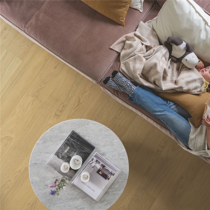 SpainPergo's tweet image. El suelo de #parquet Roble Puro Claro le otorgará a tu hogar la calidez necesaria para que tu familia viva en total #bienestar. Además tiene un diseño excepcional y con garantía de por vida 🤩
Buscatu tienda oficial 👉 pergo.es/es-es/distribu… #suelos #Pergo #interiorismo