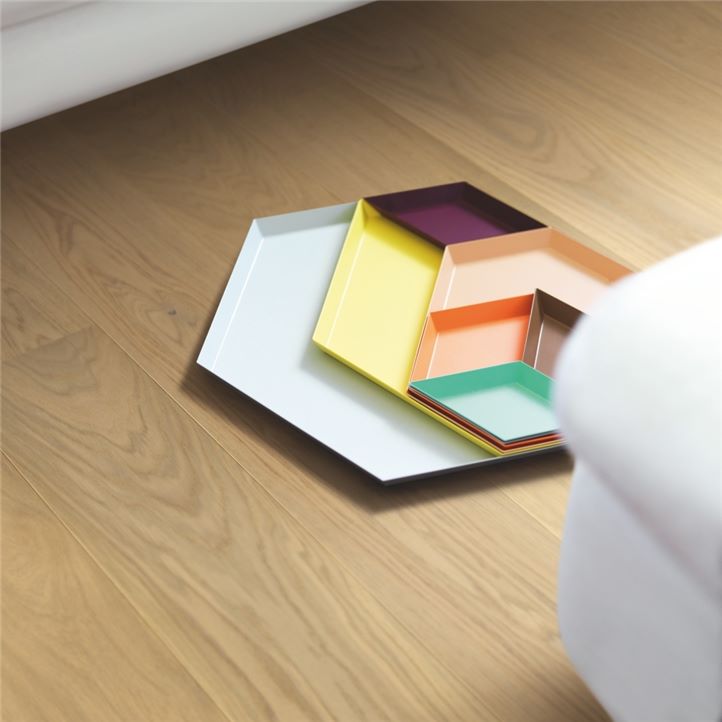 SpainPergo's tweet image. El suelo de #parquet Roble Puro Claro le otorgará a tu hogar la calidez necesaria para que tu familia viva en total #bienestar. Además tiene un diseño excepcional y con garantía de por vida 🤩
Buscatu tienda oficial 👉 pergo.es/es-es/distribu… #suelos #Pergo #interiorismo