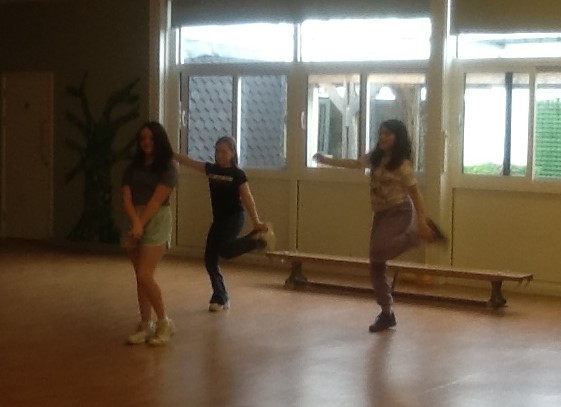 Foxes_Class's tweet image. We have been absolutely blown away by the dazzling talent in Year 5. What an incredible way to finish off the term. We've been treated to singing, dancing, magic acts and so much more. How lucky are we to have such incredibly talented children in our year group! @CrocClass