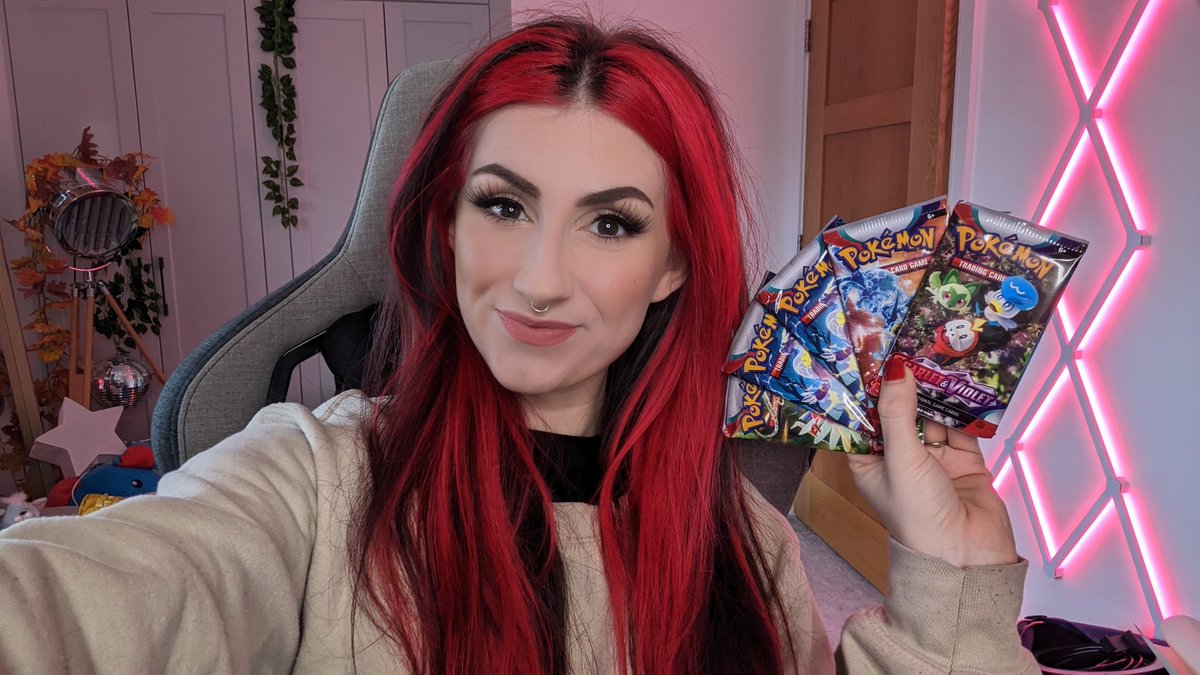 Knightenator's tweet photo. ✨GIVEAWAY✨ 

Win a pack of the brand new #PokemonScarletandviolet trading cards by:
🍑Following
🍑Liking
🍑Retweeting

I'll be giving away 2x packs to Twitter winners and then doing 3x giveaways on my Twitch stream! ⬇️⬇️⬇️ 

Good luck! 💗 https://t.co/f8nn4CyxE9