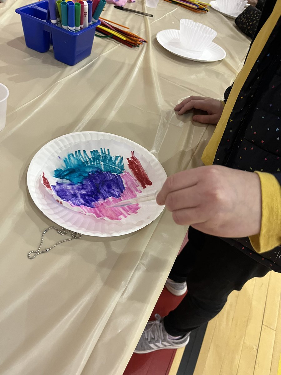 UDHS_FCS's tweet photo. Child Development students were happy to support Maple Glen’s Science Fair last night 🔬 https://t.co/25zJldoutV