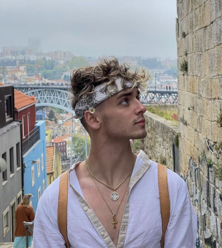 anygapatroa's tweet image. #JKB23        &amp;amp;      @joshbeauchamp

Happy Birthday my love! Today is immensely special, with joy at all times, because you are a charismatic, determined, loving person and deserve all that is good! 💜