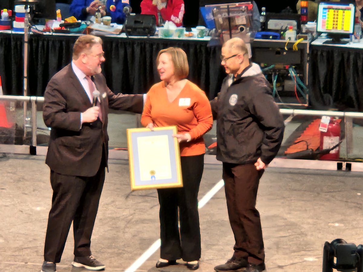 Happy @FRCTeams Day New York! Thanks to @SenatorHarckham , @PaulTonko and @LiuNewYork for supporting our teams at FIRST Tech Valley #omgrobots