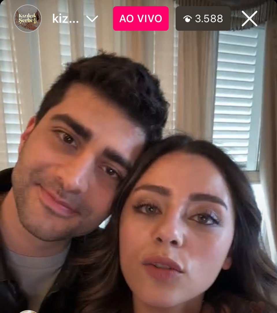 Aí eu morro de amor, e ninguém sabe o motivo!!!! 

A culpa é desses dois 👇🏻

#SılaTürkoğlu
#DoğukanGüngör