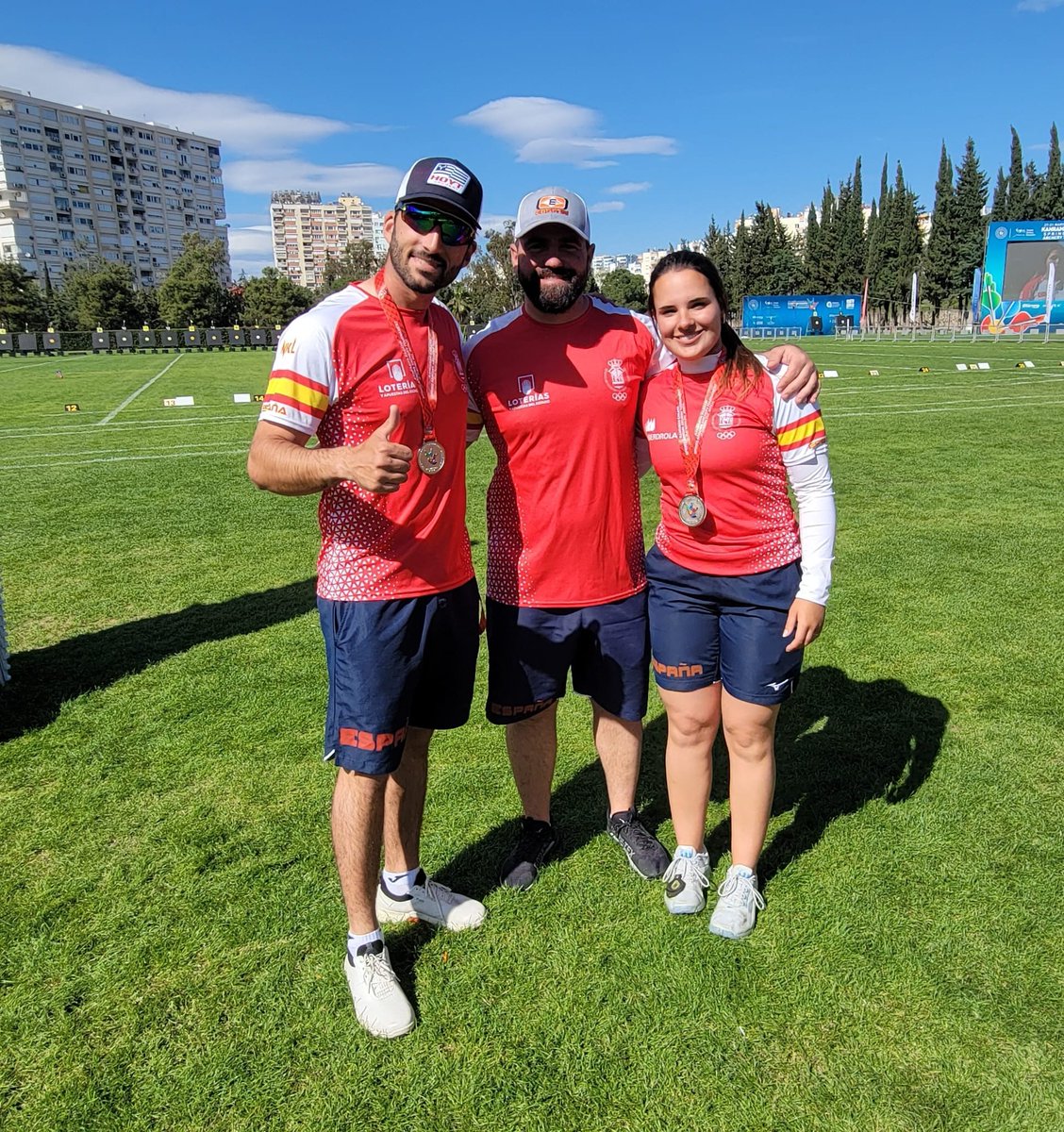 RFETA's tweet photo. #SpringArrows23
Elia Canales y Pablo Acha suben al segundo cajón del podium por equipos mixtos en Antalya.
Nuestros equipos regresan con 2 medallas de 🥇 y 1 de 🥈 en una muy buena competición para preparar la exigente temporada que se nos avecina.
ENHORABUENA #TeamRFETA https://t.co/08bWaDvBcA