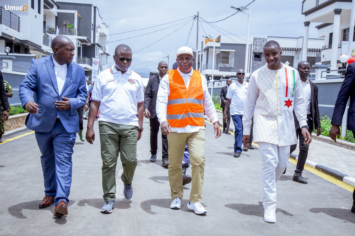 FabsVision's tweet photo. Thank you God, Thank you Burundi.

The promised land of Burundi just began its revelation. 

Today along side with @GeneralNeva &amp; @Capt_Dukundane we’ve officially inaugurated Burundi’s 1st Gated Community #CSBUVILLAGE.

God Bless Burundi. 

#Newburundi
#Comeandseeburundi

🇧🇮🇧🇮🇧🇮 https://t.co/kH9F2kMZ2y