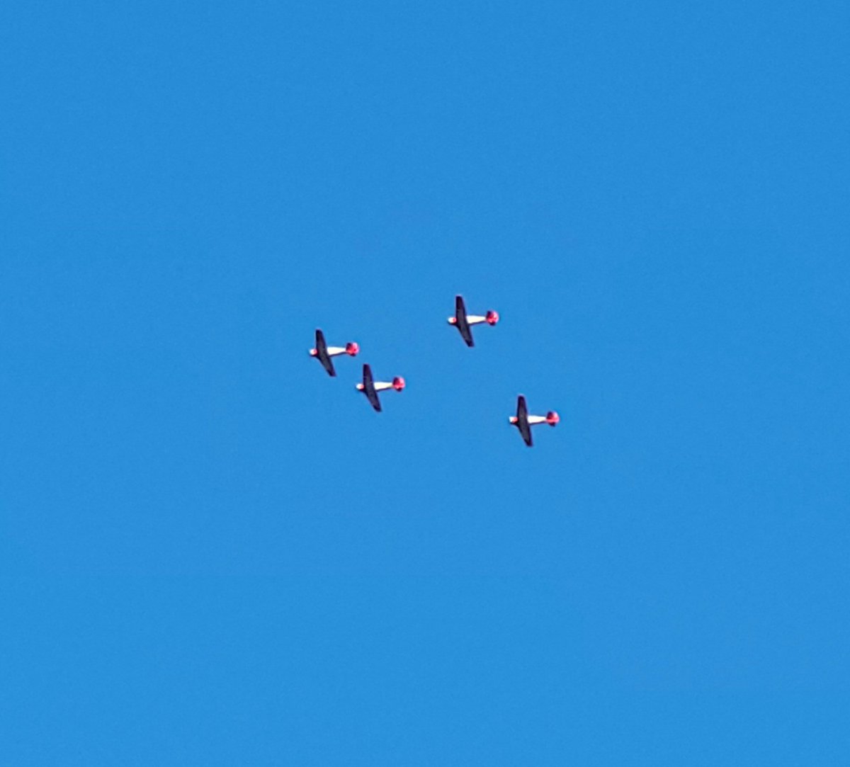 RideOrDieTB's tweet photo. Got that Free #FunNSun airshow at my house this weekend! ๐๐ค https://t.co/yURV7T3tih