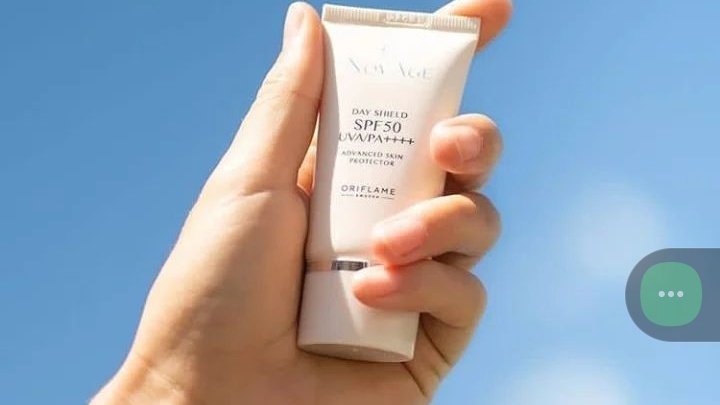 Beeeeeeeeeee01's tweet photo. The perfect spf... If you are using an spf and u end up looking white/ashy... Please send me a dm, this is the spf you need...the spf that makes you glow..#skincare
#skincareroutine #skincareproducts #skincaretips #oriflame #sunprotector #sunblocking https://t.co/ynSvD3MkQ1