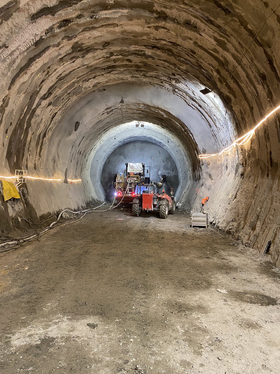Louis_SAINTPIER's tweet photo. Visite du tunnel Lyon Turin à Saint Michel de Maurienne. https://t.co/3mm767lf3A
