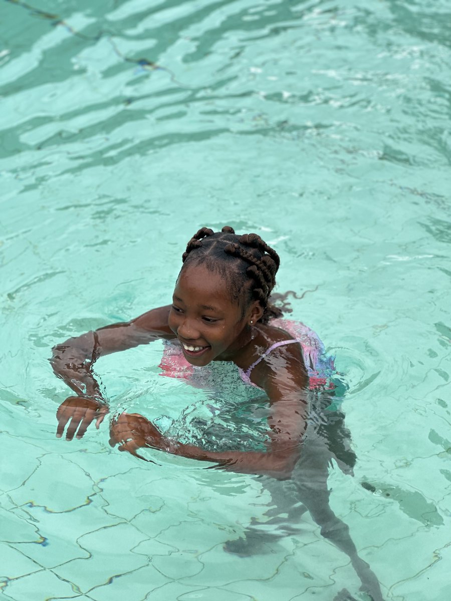 Mr_Ndash's tweet photo. Day 2 : started in a heated pool in the morning before the rain as it was chilly, now we are chilling on the couch cause we were interrupted by Eskom while preparing a hearty meal 🥘 for todays weather #daddyndaughter Road trip https://t.co/3o50pw0yjX