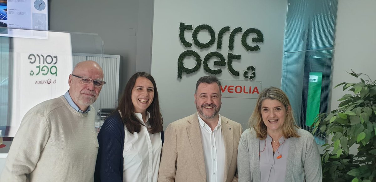 aneabe's tweet photo. Hoy #ANEABE ha realizado una visita técnica a #Torrepet de @Veolia_Es para profundizar en el conocimiento del PET reciclado. El sector de #AguasMinerales tiene como objetivo avanzar hacia la plena circularidad de sus envases #EconomíaCircular https://t.co/PVnuhY5YmW