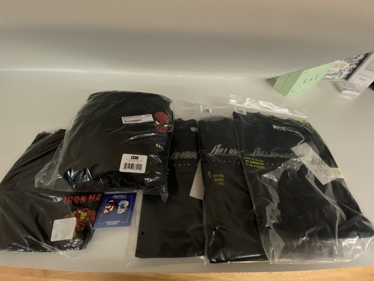 Just recieved my free Mystery Box Rewards from <a href="/sneakerheadsoff/">SneakerHeads</a> ❤️‍🔥

Rewards are crazy good.🔥