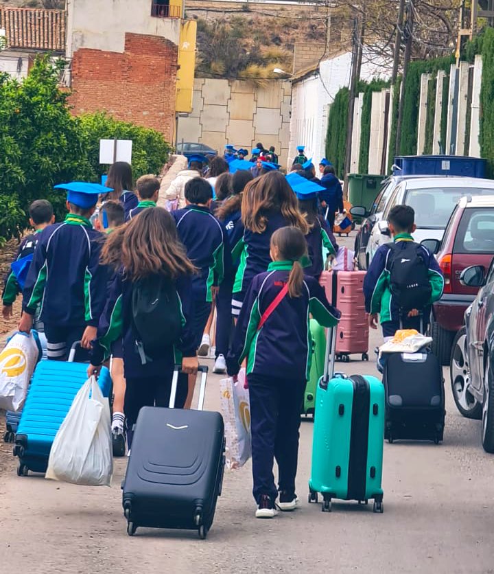 colevirgenvega's tweet photo. 🚌Arranca el autobús de vuelta a casa🚌 https://t.co/OTFVS5nqRc