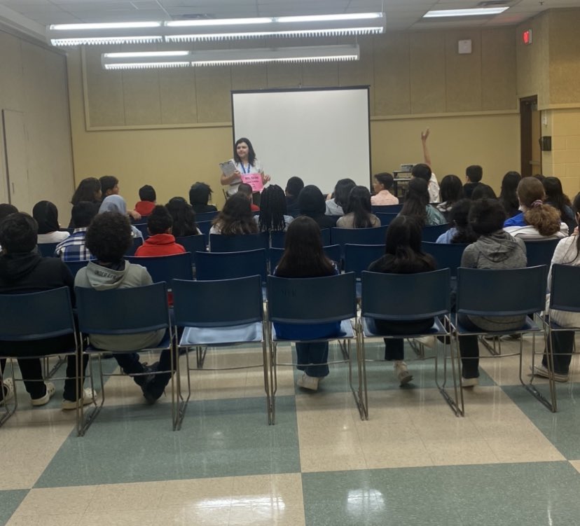 KeyMiddle's tweet image. What fun hosting our rising 7th graders! @LynbrookES_FCPS @CrestwoodElem @SaratogaESFCPS @RVESrobins @GarfieldESfcps @ForestdaleES @SEESr3