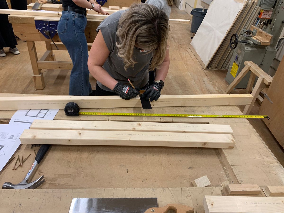 Zara, Kirsty and Nat will be joining a team of 300 women and non-binary volunteers building a barn in @LEEDS_2023 in 24 hours. Nat and Kirsty attended a workshop @WeAre_LCB yesterday to learn some basic joinery skills #womeninconstruction #buildthefuture #wowbarn