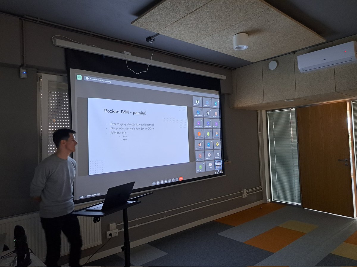 And now <a href="/SwieckiDamian/">Damian Święcki 🐿️</a> is talking about configuring applications for k8s at @TouK_pl Monthly Flashtalks