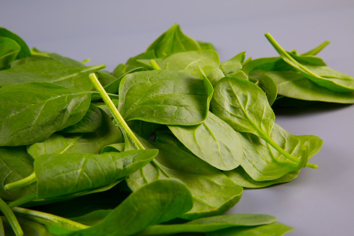 1 cup of spinach has 15% of the RDI for folate. #EatRight #LivingHealthy