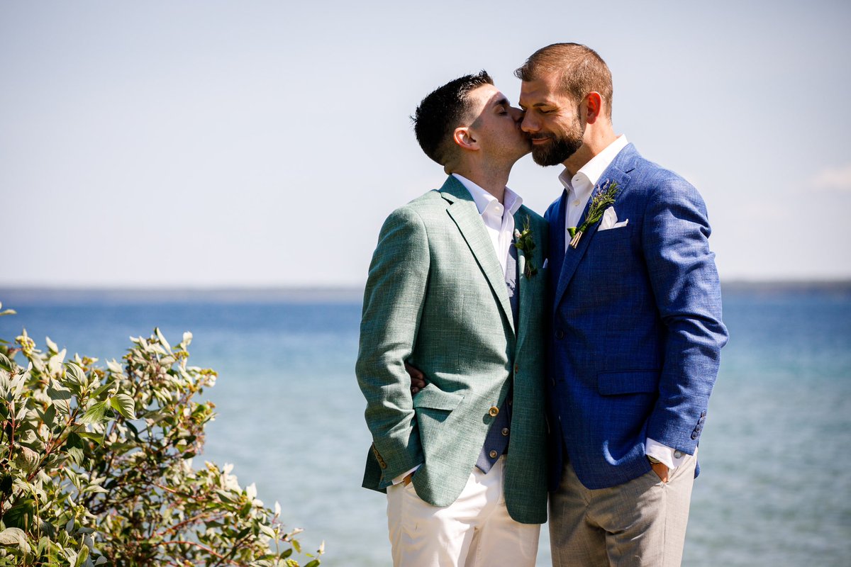 AndrejkaH's tweet photo. Wedding Week is BACK this week spotlighting some of our favorite weddings at Mission Point! 

First up is Dan &amp; Dan!
 
Mission Point Resort on Mackinac Island gives you the best of an outdoor island destination wedding… without leaving the country! https://t.co/Q6CdcQ7rbj