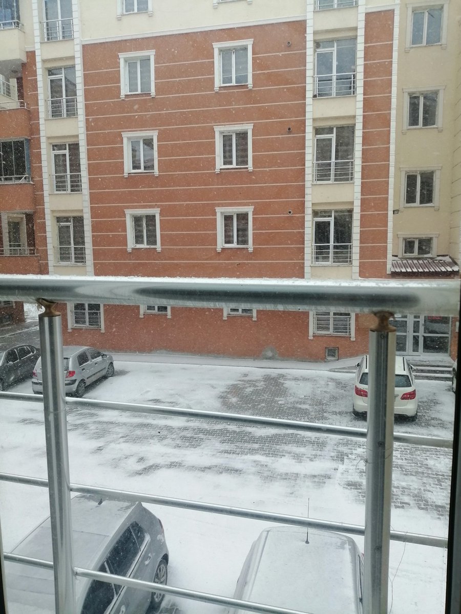 1 nisana daha vardı ya 😂