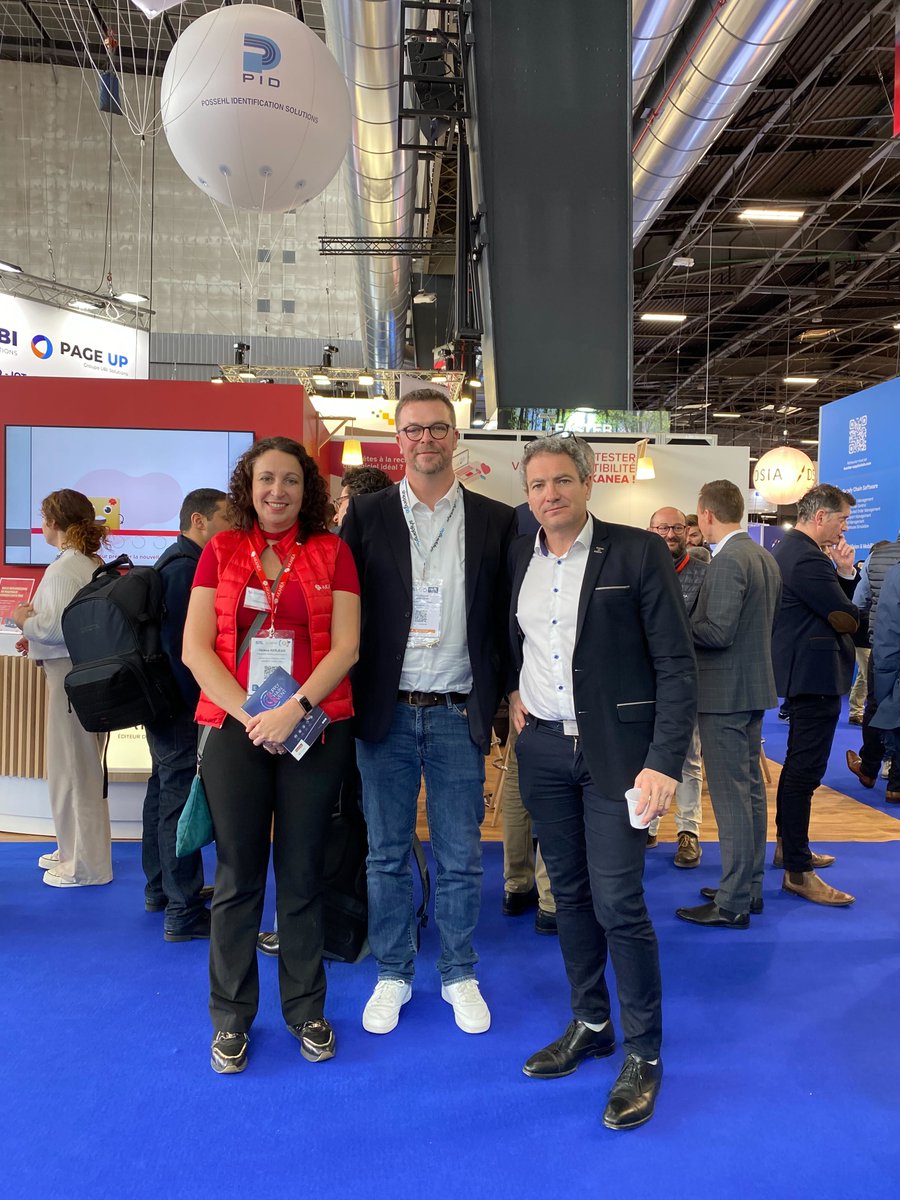 TransFollow_Int tweet media