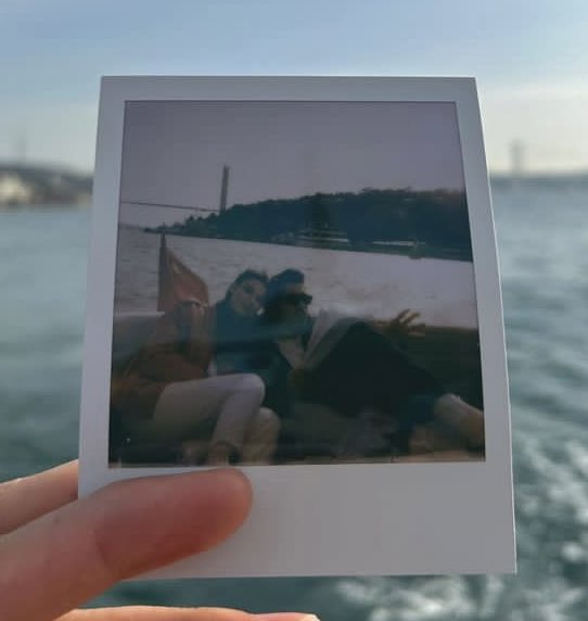 medizilover's tweet photo. ISTG I'M IN CLOUD NINE NOW #YalıÇapkını https://t.co/QLbJeyPSZh