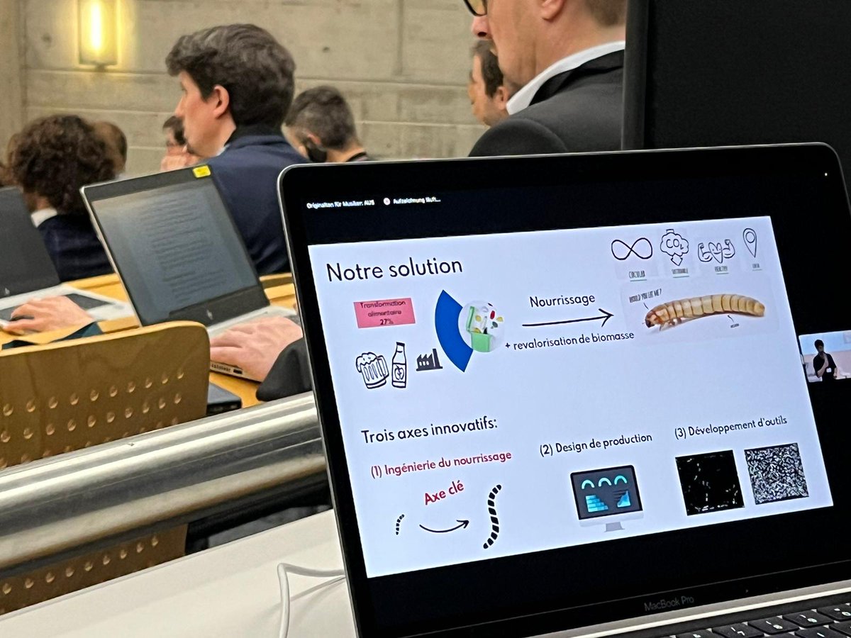 consolesvizzIT's tweet image. La prima conferenza della Presidenza🇨🇭di @_Eusalp sull&apos;#economiacircolare a #Friburgo ha sottolineato di come anche nello #spazioalpino sia necessario attuare progetti concreti per la transizione ad un modello economico più sostenibile♻️ #WeTheAlps @KdK_CdC