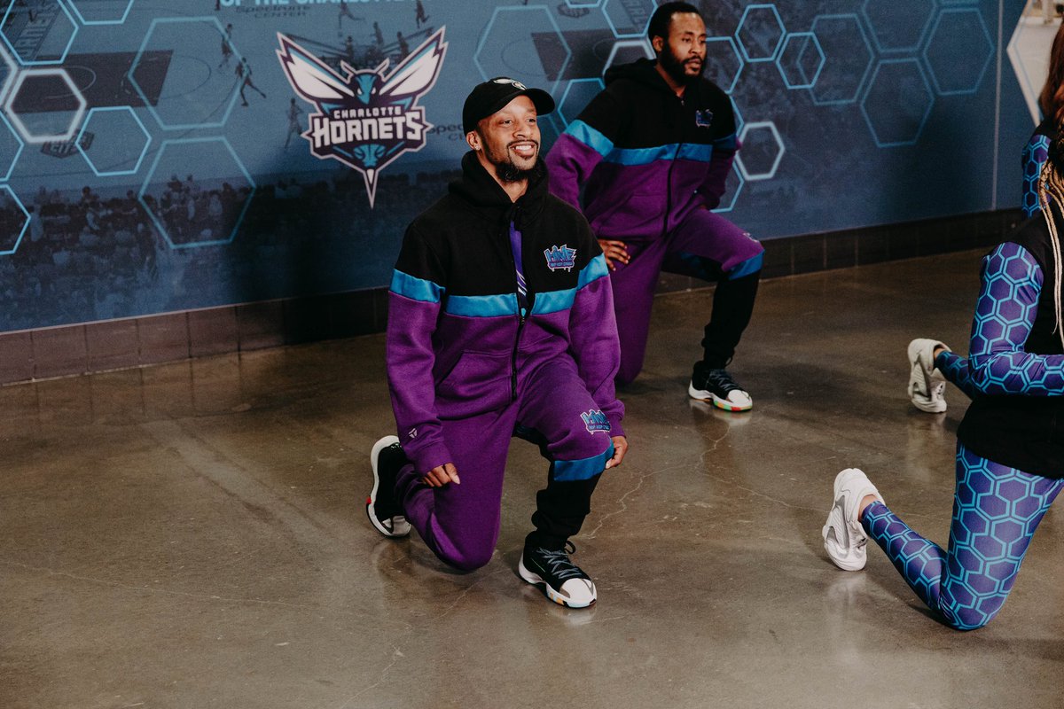 hornetcommunity's tweet photo. Sliding into your feed with another #NBAFitWeek video! Weβre closing out this week with @thehoneybees & @hivehiphopcrew taking us around Spectrum Center to demonstrate workouts that can be done anytime, anywhere!
Β
| @BlueCrossNC
π https://t.co/Hy1bpb0YIT https://t.co/MQxjt59qnj