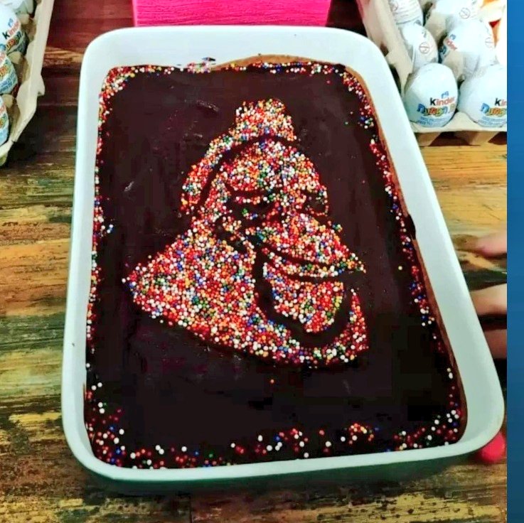 unboxedexp's tweet photo. @UnboundCreation Oh man the closest we got was sprinkles on a cake. Not quite the same. Always good to have future goals though! https://t.co/gG2FEUtZdR