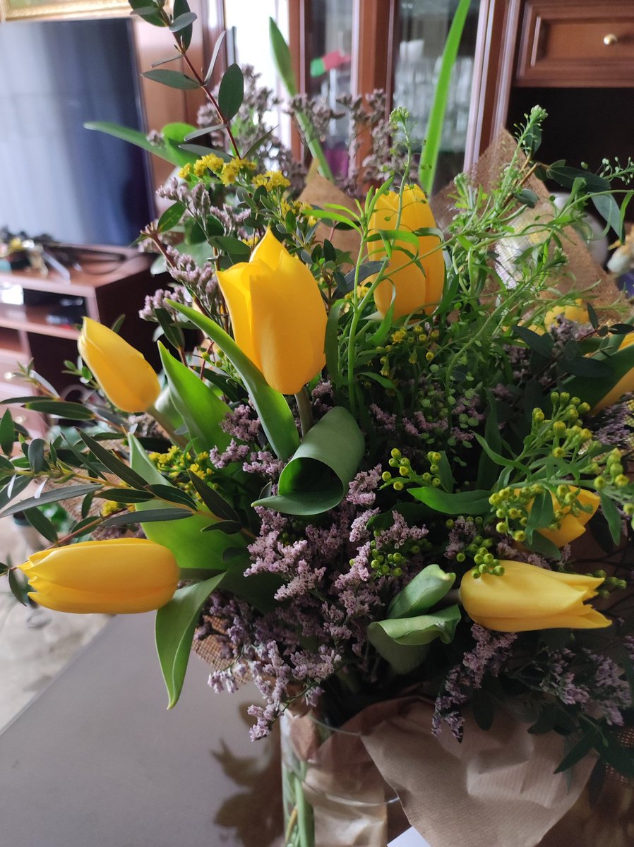 luisitoculebras's tweet photo. Viernes de Dolores 💛 https://t.co/JDHncjfl2K
